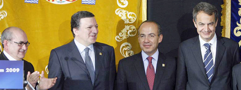Calder�n recogi� el Premio Nueva Econom�a F�rum 2009 a los Estados Unidos Mexicanos